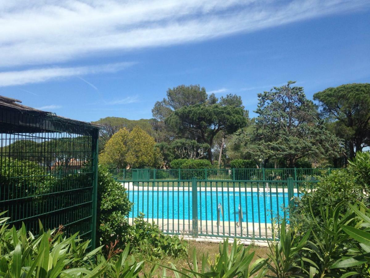 Agreable Studio Proche Sttropez Piscine Et Tennis Gassin Ngoại thất bức ảnh