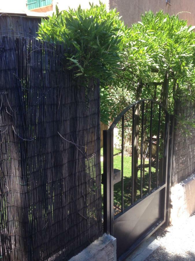 Agreable Studio Proche Sttropez Piscine Et Tennis Gassin Ngoại thất bức ảnh